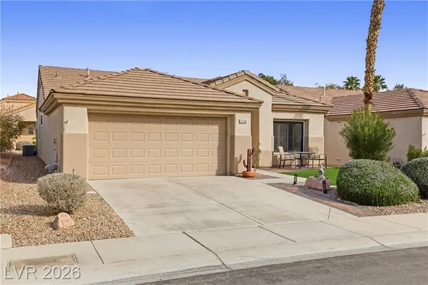 Property Slideshow image 2 of 53 | 2136 point mallard dr, Henderson, NV, 89012