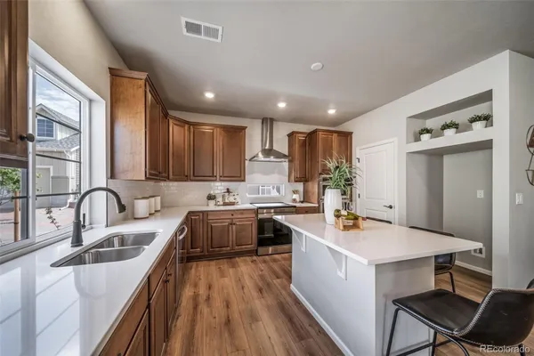 Property Slideshow image 3 of 29 | 21845 e 51st dr, Aurora, CO, 80019