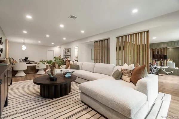 Property Slideshow image 2 of 18 | 3014 eastview ln 110, Carmel, NY, 10512