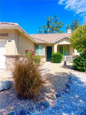 Property Slideshow image 2 of 28 | 14549 everest way, Moreno Valley, CA, 92555