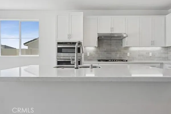 Property Slideshow image 3 of 29 | 28916 vertex way, Canyon Country, CA, 91350