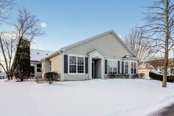 Property Slideshow image 2 of 24 | 1592 w ludington cir, Romeoville, IL, 60446