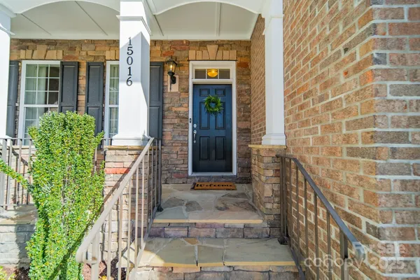 Property Slideshow image 3 of 44 | 15016 high bluff ct, Charlotte, NC, 28278