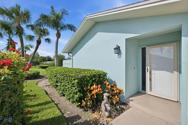 Property Slideshow image 3 of 52 | 2722 sherbrooke ln d, Palm Harbor, FL, 34684