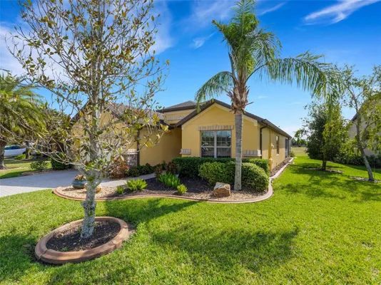 Property Slideshow image 2 of 67 | 208 almeria way, Davenport, FL, 33837