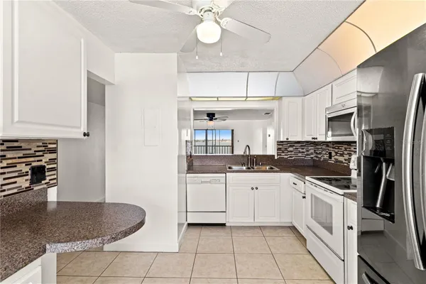 Property Slideshow image 3 of 30 | 7700 sun island dr 203, South Pasadena, FL, 33707