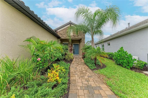 Property Slideshow image 3 of 50 | 10913 trevino st, Englewood, FL, 34223