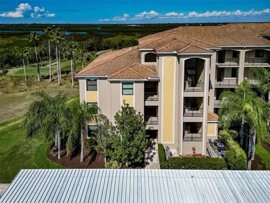 Property Slideshow image 2 of 33 | 7005 river hammock dr unit 301, Bradenton, FL, 34212
