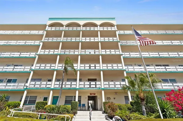 Property Slideshow image 2 of 37 | 2960 59th st 105, Gulfport, FL, 33707