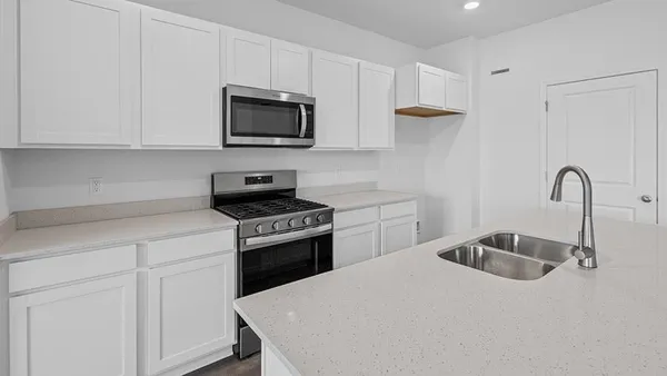 Property Slideshow image 2 of 29 | 17549 w windemere cir, Lockport, IL, 60441