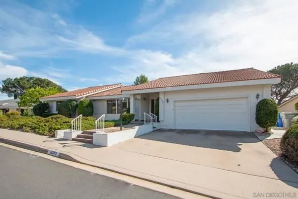 Property Slideshow image 2 of 25 | 12595 camino vuelo, San Diego, CA, 92128