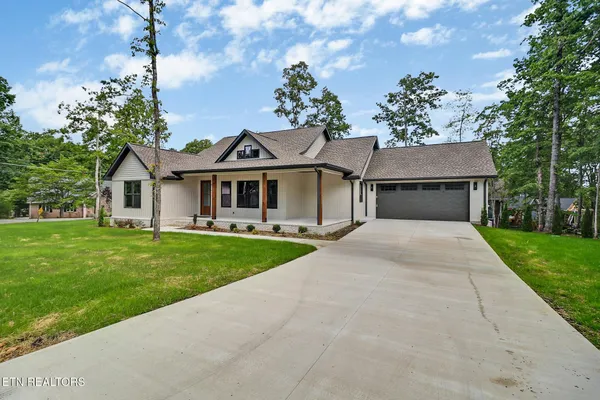 Property Slideshow image 2 of 49 | 124 markham ln, Crossville, TN, 38558