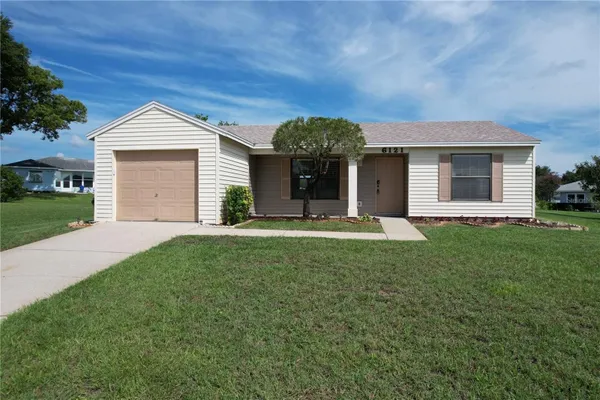 Property Slideshow image 2 of 41 | 6121 kittiwake dr, Lakeland, FL, 33809