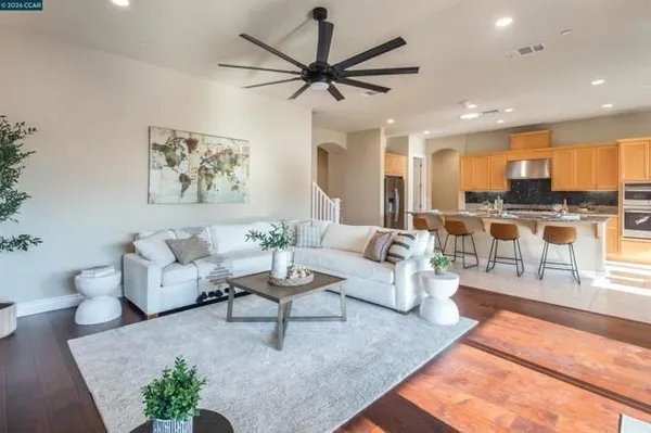 Property Slideshow image 2 of 51 | 2090 rioja way, Brentwood (Cc), CA, 94513