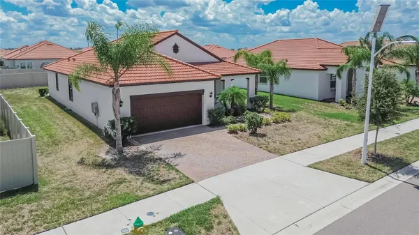 Property Slideshow image 2 of 78 | 17206 star banks st, Wimauma, FL, 33598