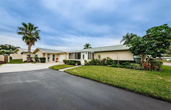 Property Slideshow image 2 of 45 | 2739 sherbrooke ln b, Palm Harbor, FL, 34684