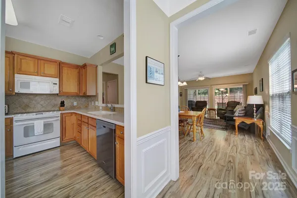 Property Slideshow image 3 of 43 | 21214 w tern ct, Fort Mill, SC, 29707