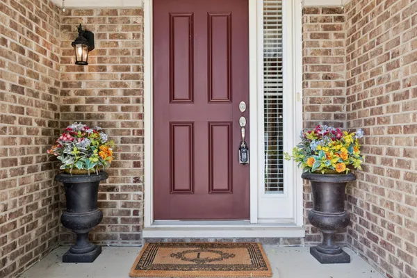 Property Slideshow image 2 of 43 | 2807 edgebrook ct, Naperville, IL, 60564