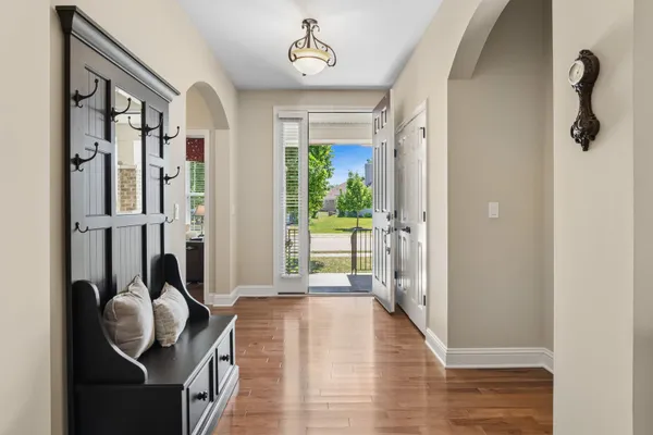 Property Slideshow image 3 of 43 | 2807 edgebrook ct, Naperville, IL, 60564