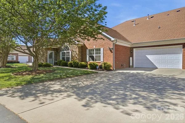 Property Slideshow image 2 of 47 | 3270 abbey walk ln, Matthews, NC, 28105