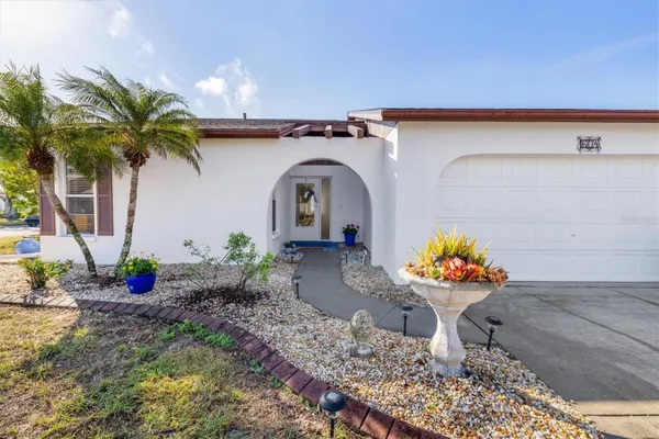 Property Slideshow image 2 of 45 | 604 foxwood blvd, Englewood, FL, 34223