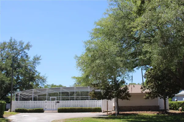 Property Slideshow image 2 of 39 | 25134 cranes roost cir, Leesburg, FL, 34748