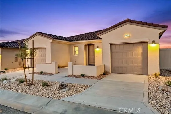Property Slideshow image 2 of 38 | 7432 desert sky dr, Yucca Valley, CA, 92284