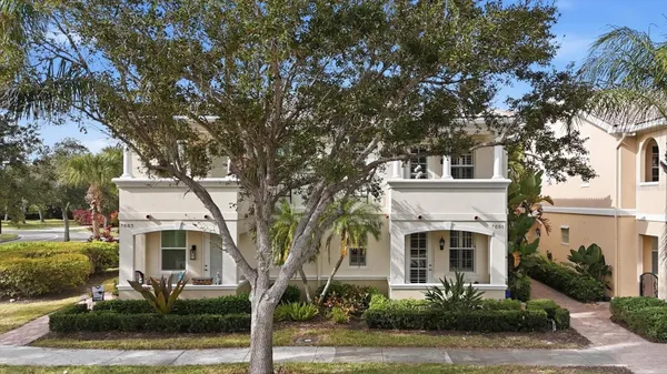 Property Slideshow image 3 of 57 | 7681 bergamo ave, Sarasota, FL, 34238