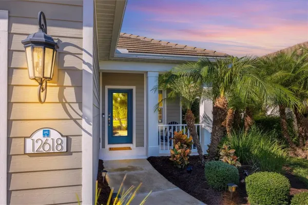 Property Slideshow image 3 of 73 | 12618 coastal breeze way, Bradenton, FL, 34211