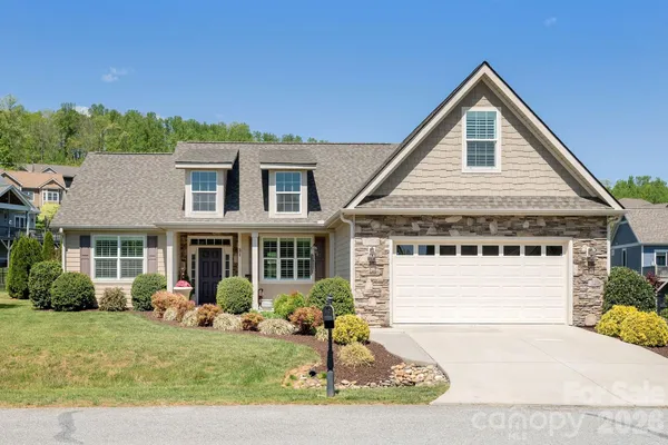 Property Slideshow image 2 of 46 | 31 black iron ln, Hendersonville, NC, 28792