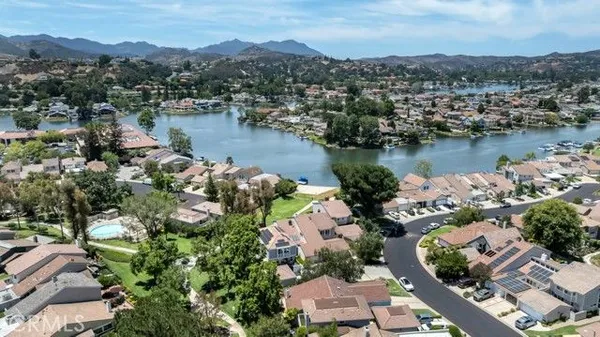 Property Slideshow image 2 of 73 | 32124 beachlake ln, Westlake Village, CA, 91361