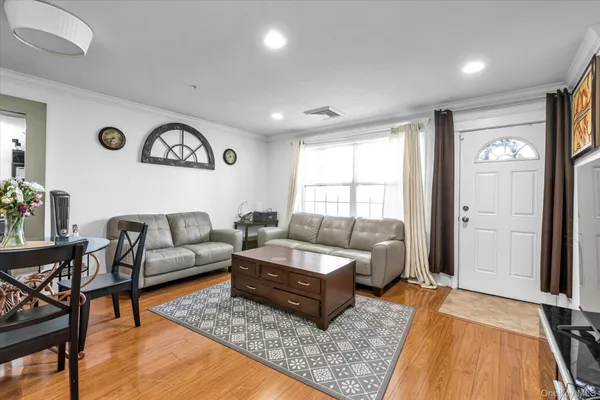 Property Slideshow image 3 of 21 | 817 willow ln, Valley Stream, NY, 11580