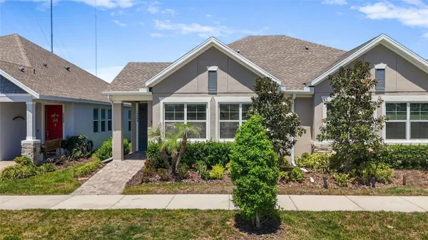 Property Slideshow image 2 of 70 | 13890 kingfisher glen dr, Lithia, FL, 33547