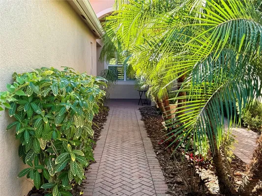 Property Slideshow image 2 of 18 | 15858 aurora lake cir, Wimauma, FL, 33598