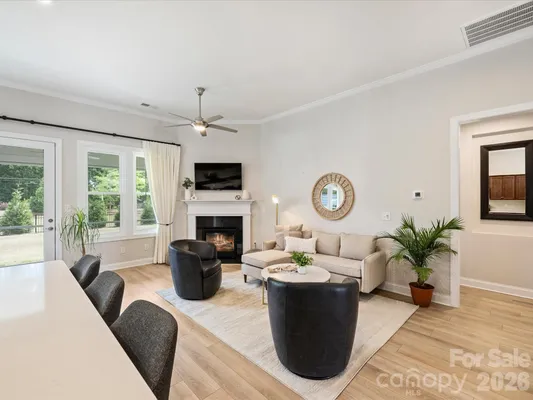 Property Slideshow image 3 of 22 | 10404 superb ln, Charlotte, NC, 28215