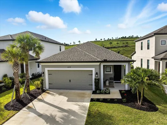 Property Slideshow image 2 of 36 | 6258 grandview hill ct, Bradenton, FL, 34203