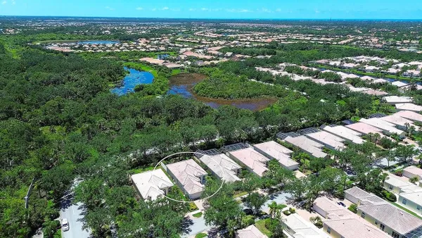 Property Slideshow image 3 of 50 | 5877 ferrara dr, Sarasota, FL, 34238