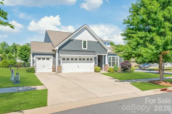 Property Slideshow image 2 of 47 | 4004 grand teton pl, Lancaster, SC, 29720