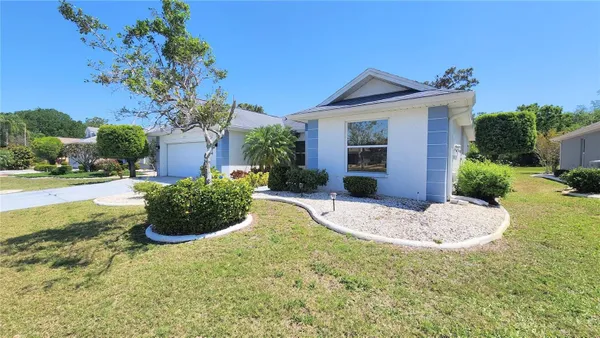 Property Slideshow image 2 of 60 | 2113 e del webb blvd, Sun City Center, FL, 33573