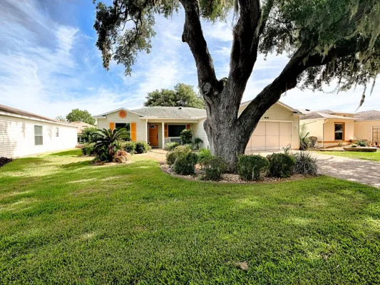 Property Slideshow image 3 of 43 | 1033 meadowbend dr, Leesburg, FL, 34748