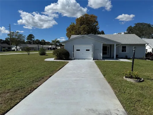 Property Slideshow image 2 of 57 | 10 brigadoon cir, Leesburg, FL, 34788