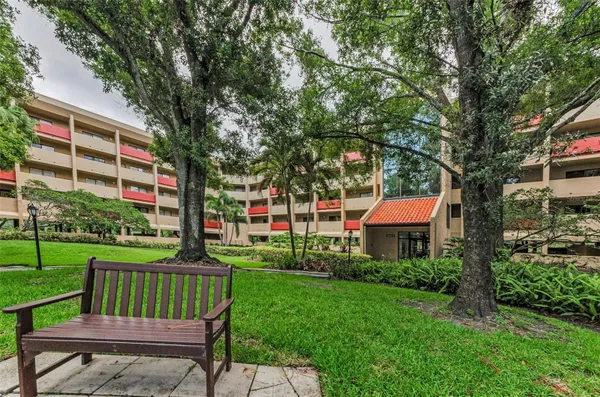 Property Slideshow image 2 of 47 | 3062 eastland blvd unit 308, Clearwater, FL, 33761