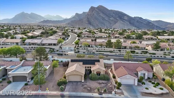 Property Slideshow image 3 of 37 | 2525 banora point dr, Las Vegas, NV, 89134
