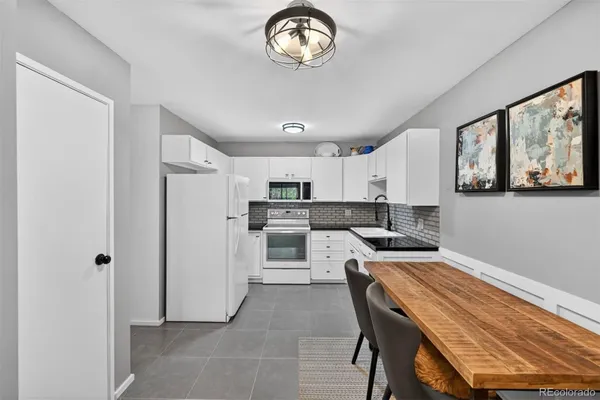 Property Slideshow image 2 of 34 | 3184 s heather gardens way 408, Aurora, CO, 80014