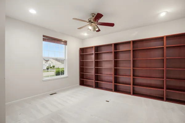 Property Slideshow image 2 of 30 | 3622 monticeto cir, Mundelein, IL, 60060