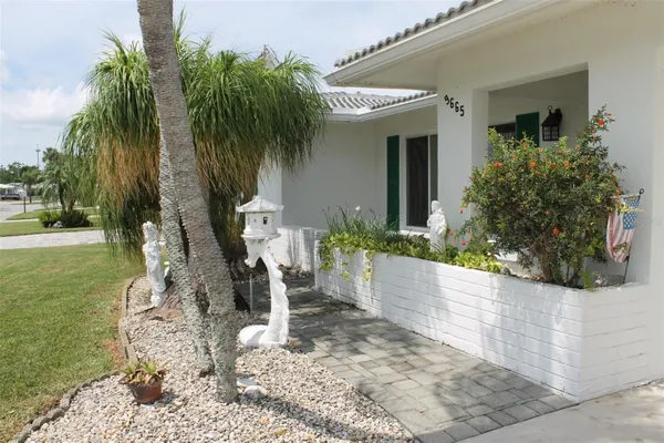 Property Slideshow image 2 of 50 | 9665 mainlands blvd, Pinellas Park, FL, 33782