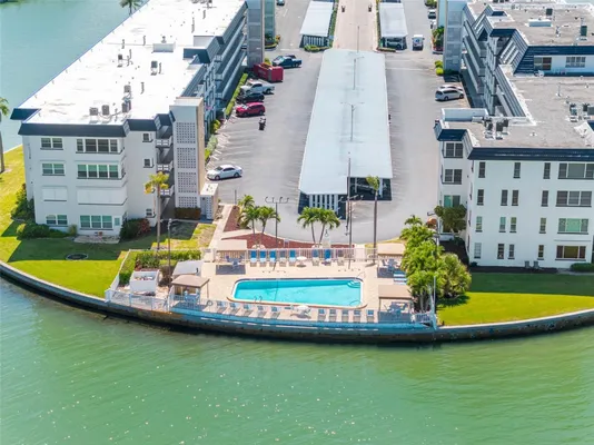 Property Slideshow image 2 of 51 | 5940 30th ave 301, St Petersburg, FL, 33707