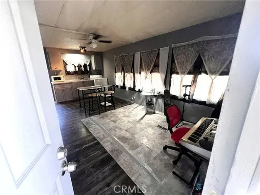 Property Slideshow image 2 of 9 | 22325 us hwy 33, Apple Valley, CA, 92308