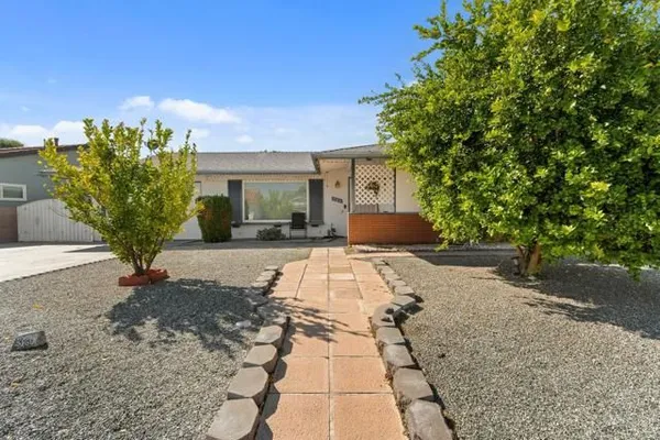 Property Slideshow image 2 of 43 | 381 olympia way, Hemet, CA, 92543