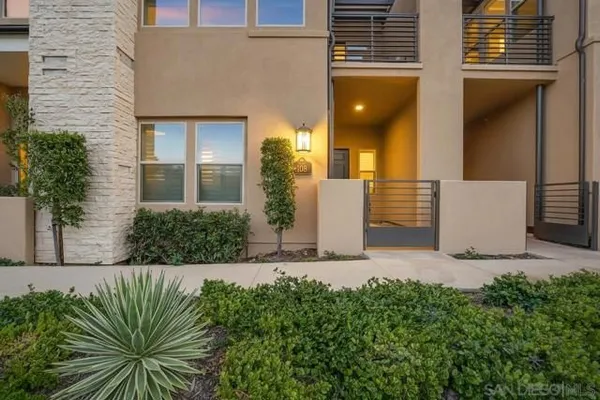 Property Slideshow image 2 of 41 | 16750 coyote bush dr 108, San Diego, CA, 92127